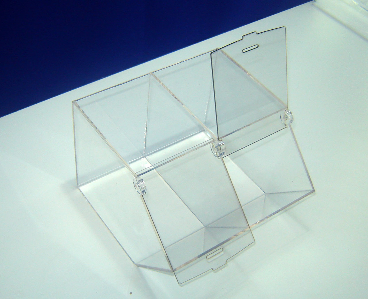 Диспенсер для мармеладов, снеков, орехов 2 ячейки